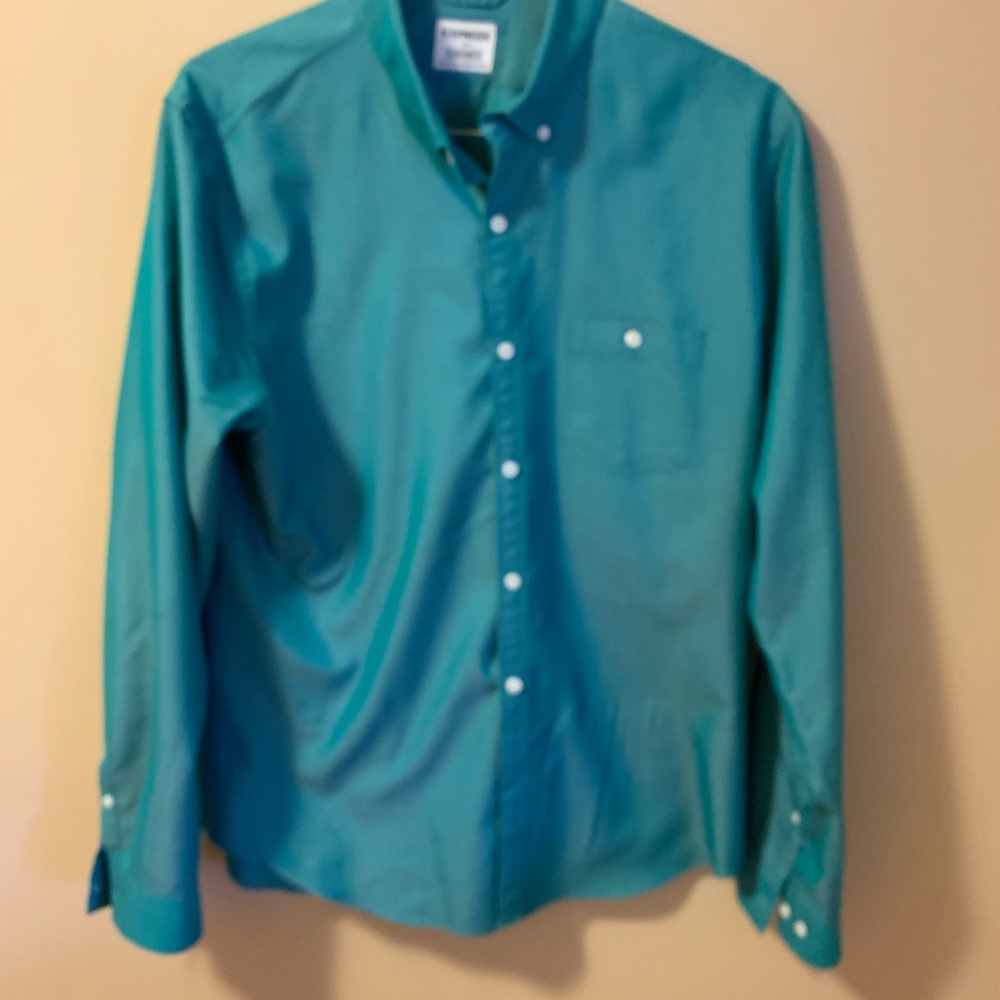 Express men’s fitted dress shirt